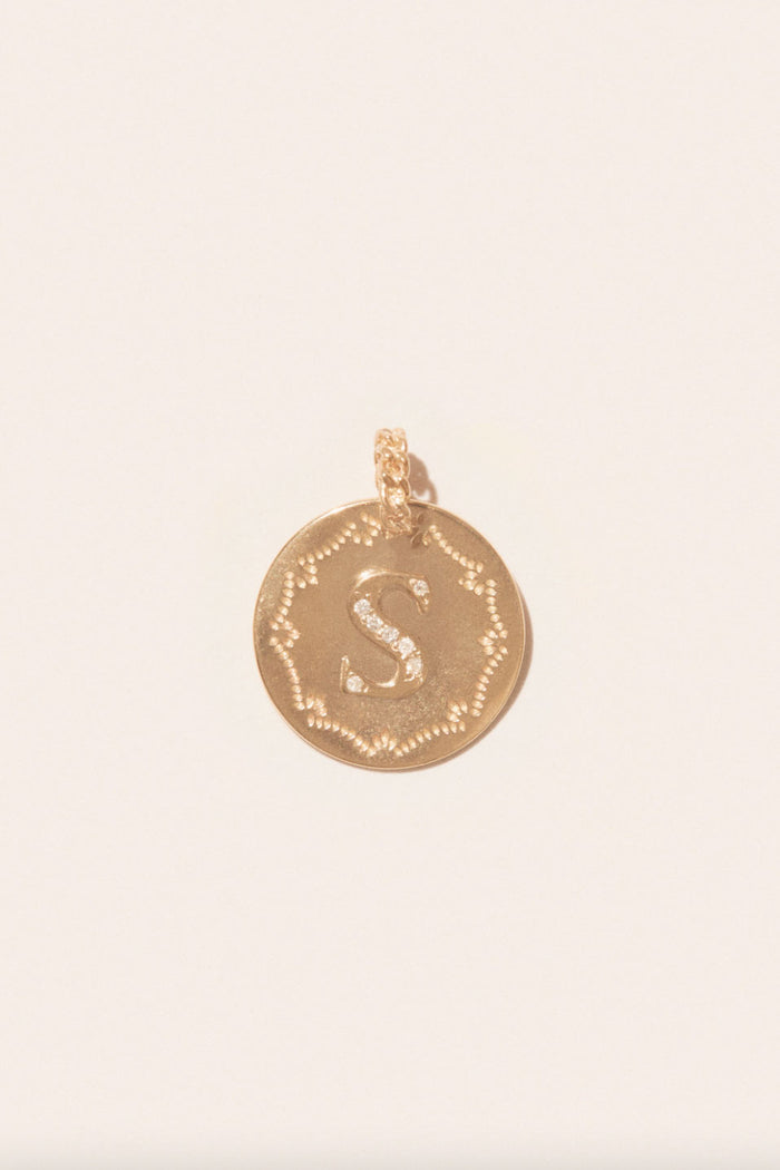 Aime Amulet Charm Pendant - Yellow Gold