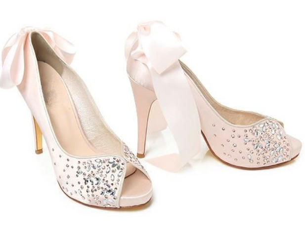 Crystal Rhinestone Pointed Toe High Heels Wedding Shoes (Soft Pink Color)