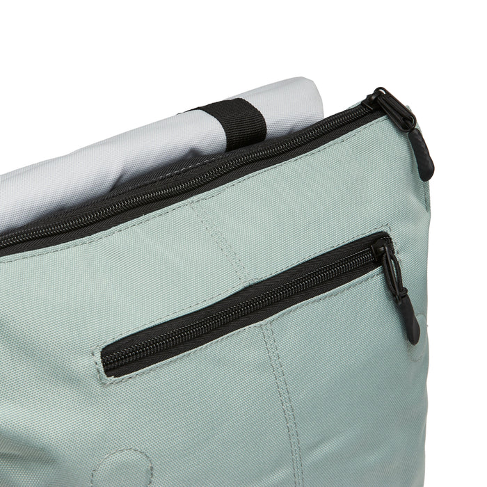 Ela Mo™ Daypack Rucksack | Mintgrey. Zwei Hauptfächer des Rucksacks mit Reißverschluss im oberen Bereich.