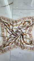 Foulard Satiné "Éclat Équestre" – L'Art du Détail
