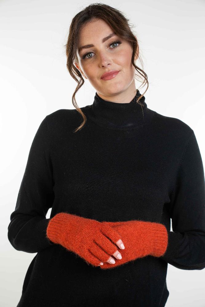 Possum and Merino  KO50 Fingerless Gloves - These gloves are great for mobile phone users.  Made proudly in New Zealand from a premium blend of 40% possum fur, 50% merino lambswool & 10% mulberry silk.