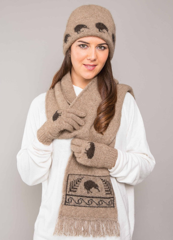 Possum and Merino  KO52 Kiwi Gloves - A uniquely New Zealand Design on a uniquely New Zealand product.  Make a set with KO162 Kiwi Beanie and KO129 Kiwi Scarf.  Made proudly in New Zealand from a premium blend of 40% possum fur, 50% merino lambswool & 10% mulberry silk.