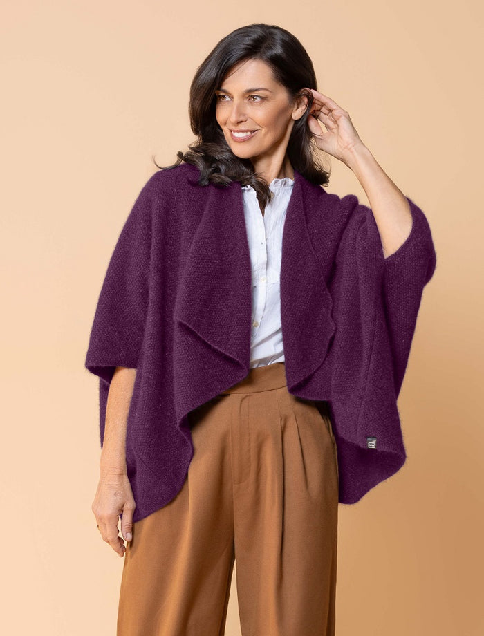 Possum and Merino
NW3082 Longline Wrap - A plain classic longline wrap.  The Longline Wraps have the extra advantage of being able to be worn two ways, vee neck to the back or upside down with the open vee to the bottom.
Composition -40% Possum Fur, 53% Merino, 7% Silk.
One Size Fits All