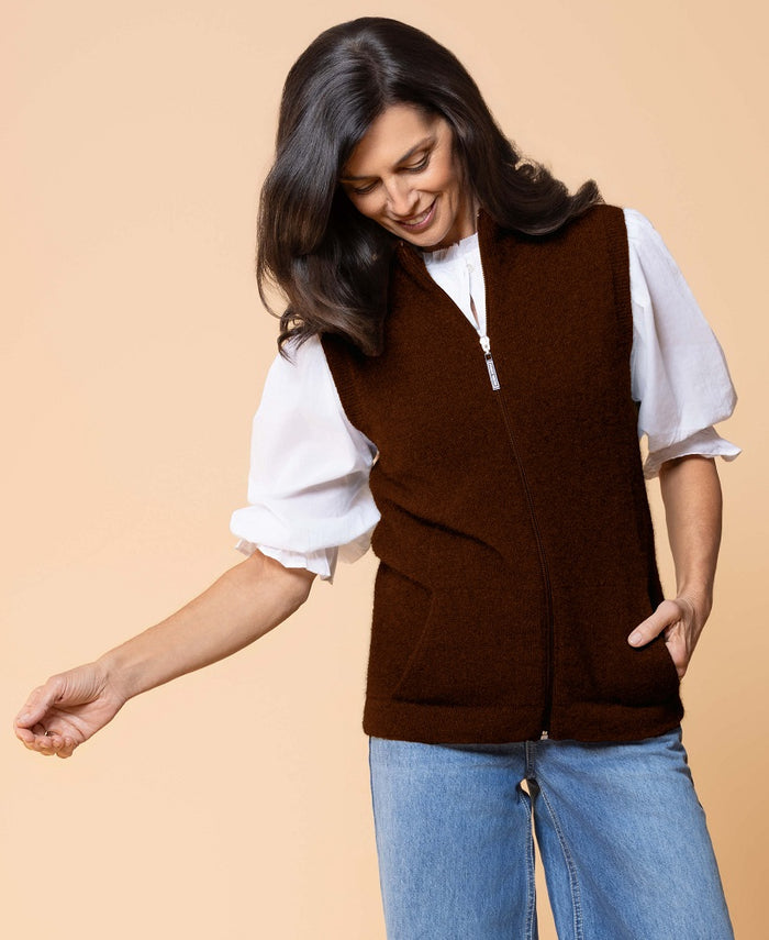 Possum and Merino
NW3101 Gilet - Zip-through vest with integrated pockets, single jersey. WholeGarment seamless construction.
Composition - 40% Possum Fur, 53% Merino, 7% Silk