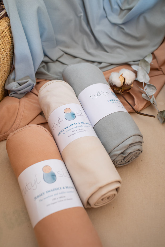 Neutral organic jersey swaddle set for newborns
