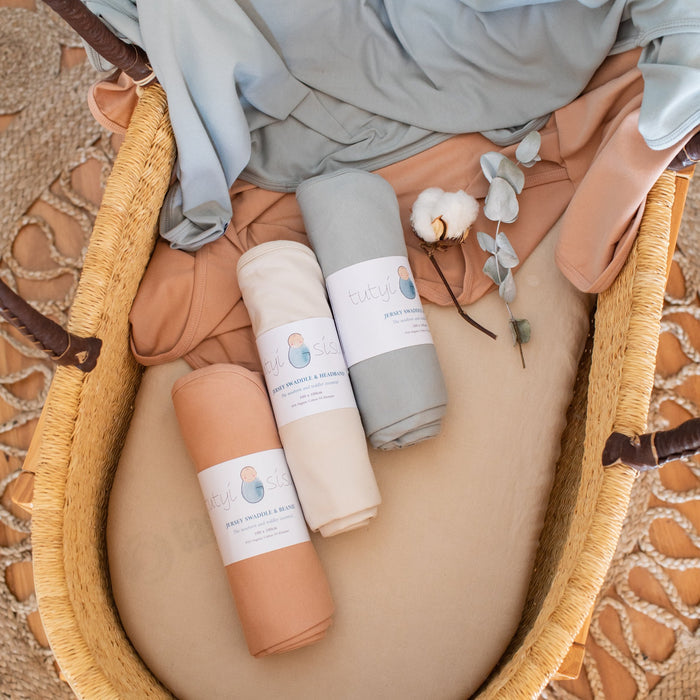 Neutral organic jersey swaddle set for newborns