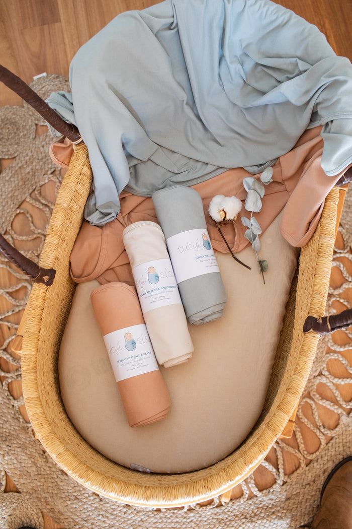 Neutral organic jersey swaddle set for newborns
