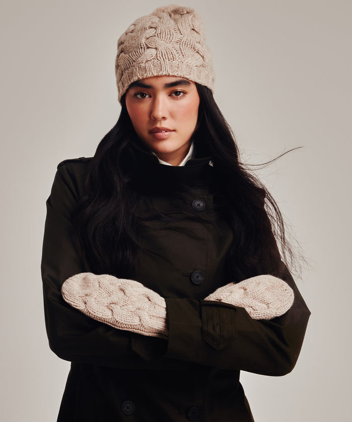 Park Cable Mitten in color farro heather