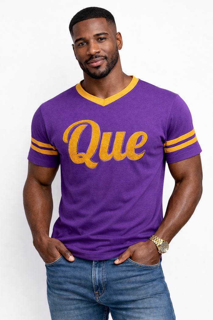 Que V-Neck Varsity Tee