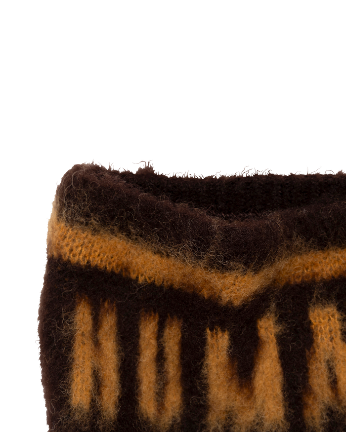 Shaggy Knit Logo Band