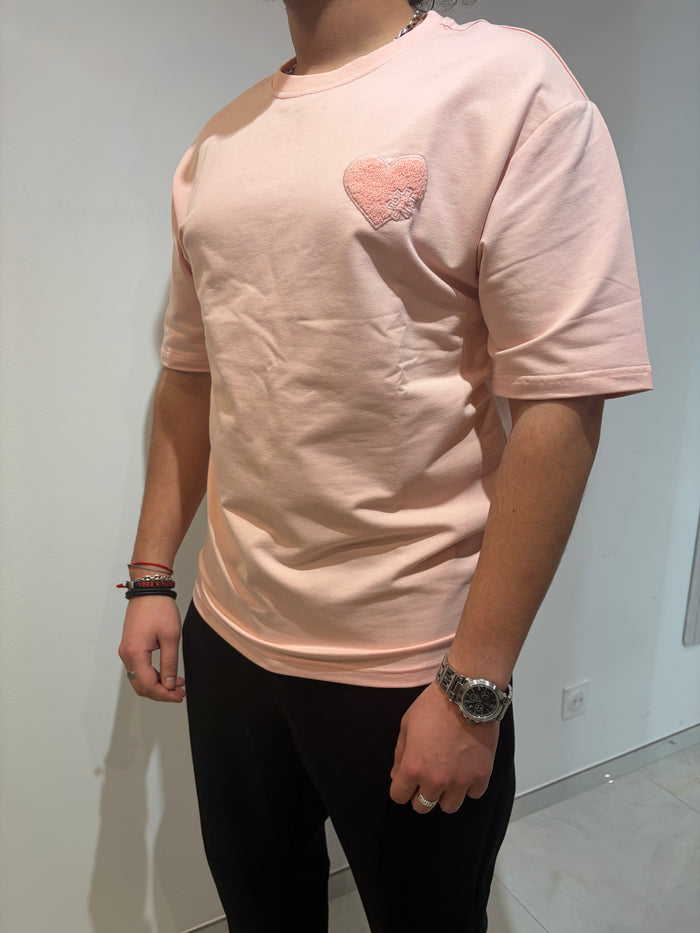 T-shirt rose oversize avec cœur brodé