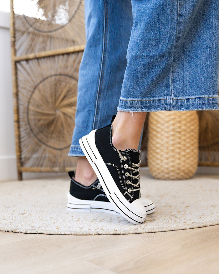 Very G Aman Sneakers - Black  Very G