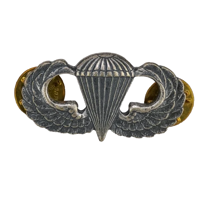 Vietnam Era US Parachute Jump Wings Badge - US Army Surplus - Flags, Badges & Insignia