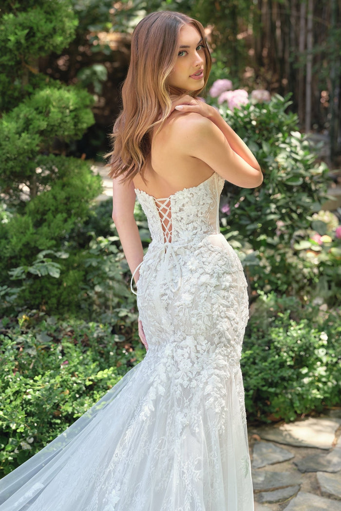 WL088 - Andrea Leo Couture